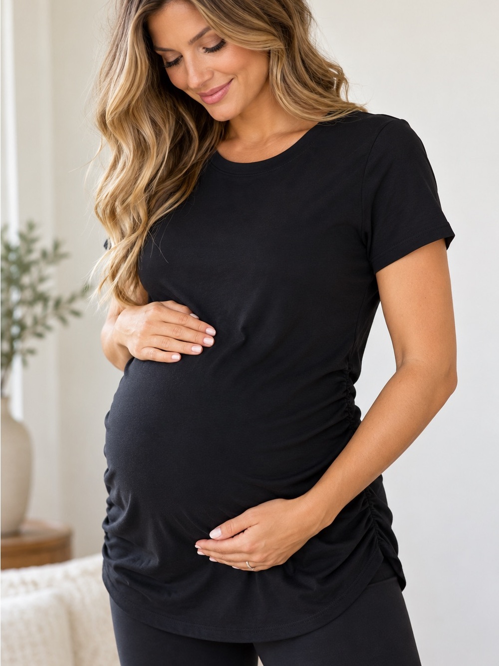 Old Navy Black Short-Sleeve Maternity Tee